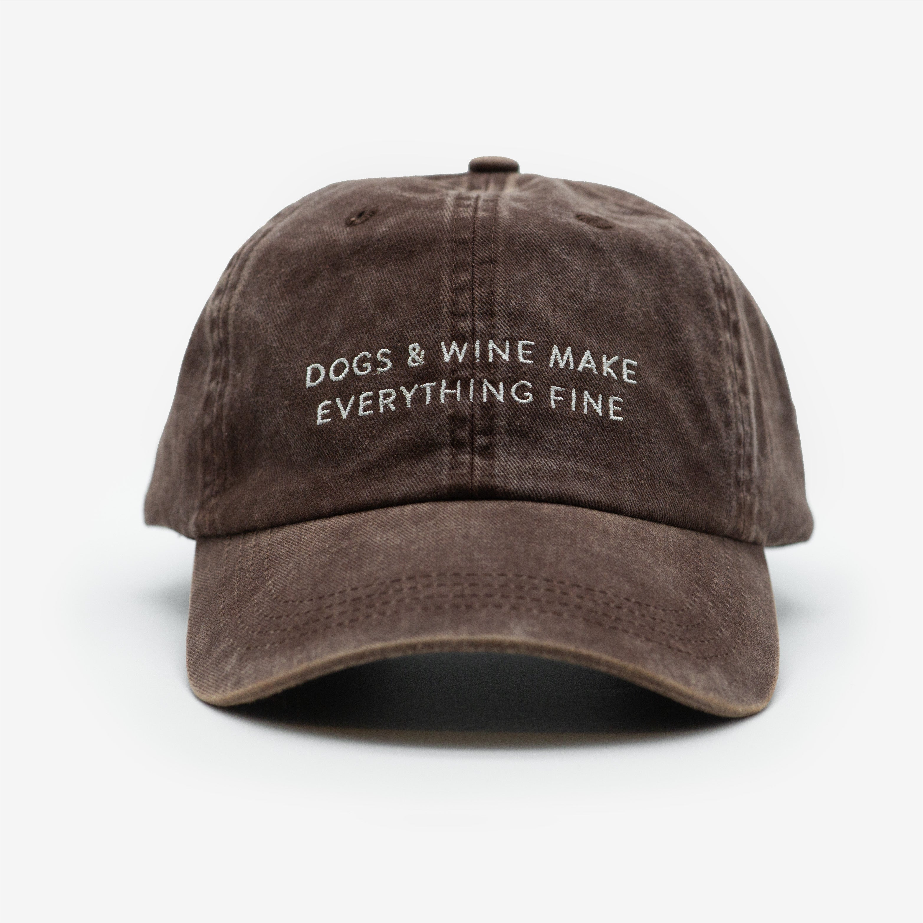 Hnědá džínová čepice - Dogs & Wine Make Everything Fine