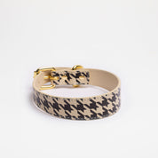 Beige Houndstooth Dog Collar Thin
Český překlad: Beige Houndstooth psí obojek Tenký